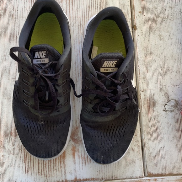 Nike free run black shoes - Picture 3 of 3